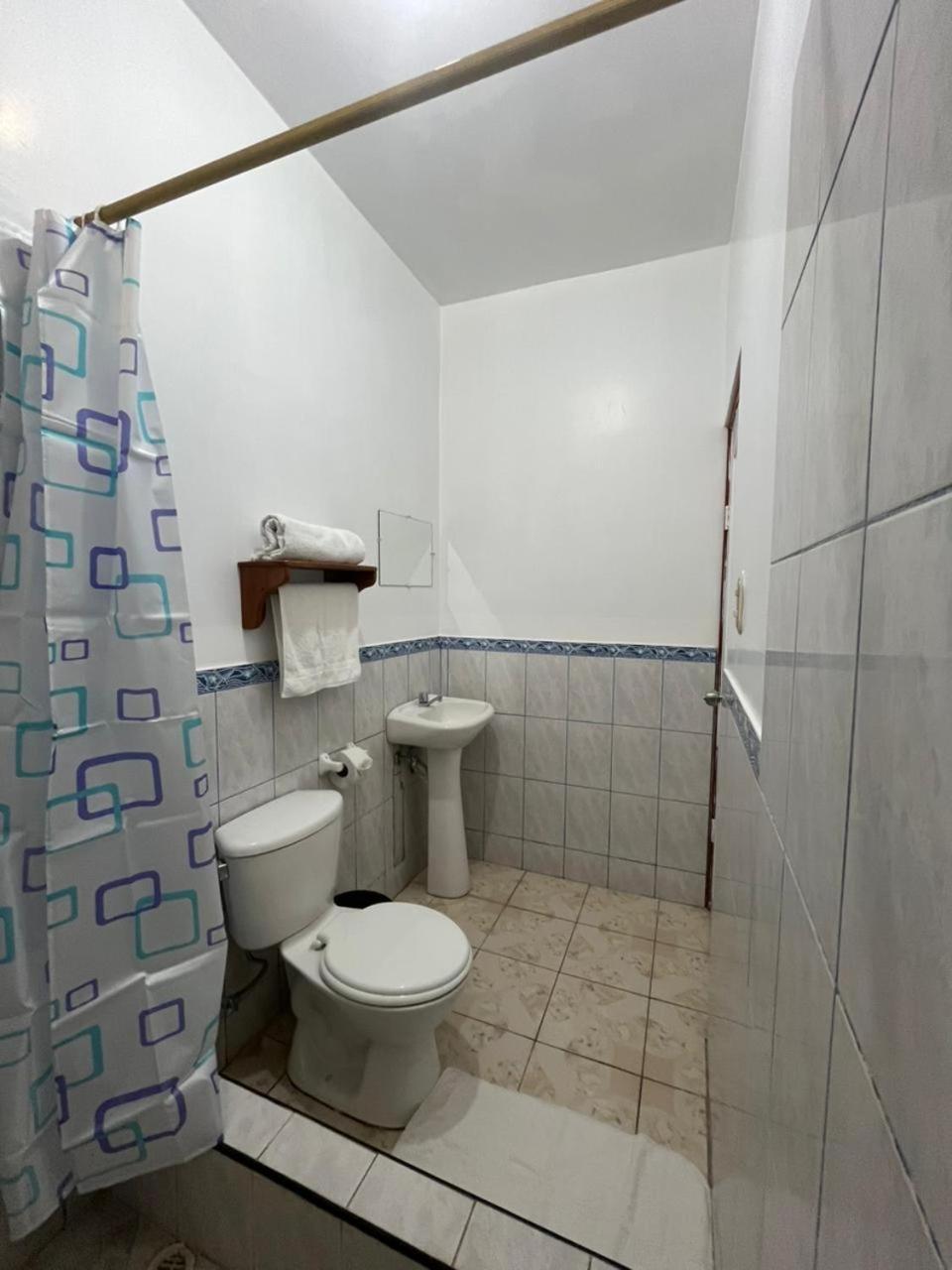 Hostal Poseidon Puerto Villamil Exterior foto