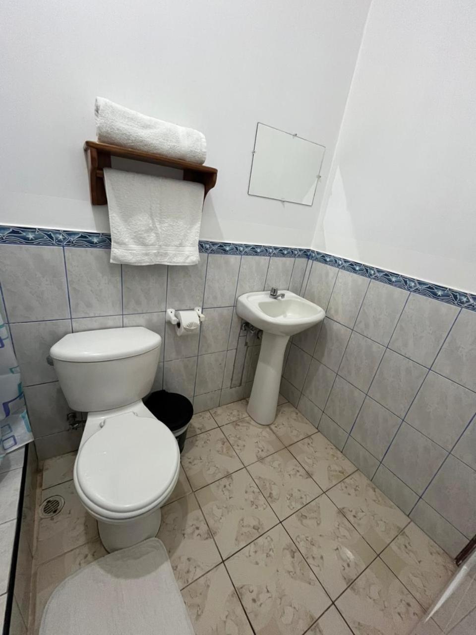 Hostal Poseidon Puerto Villamil Exterior foto