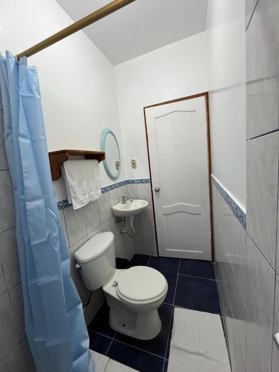 Hostal Poseidon Puerto Villamil Exterior foto