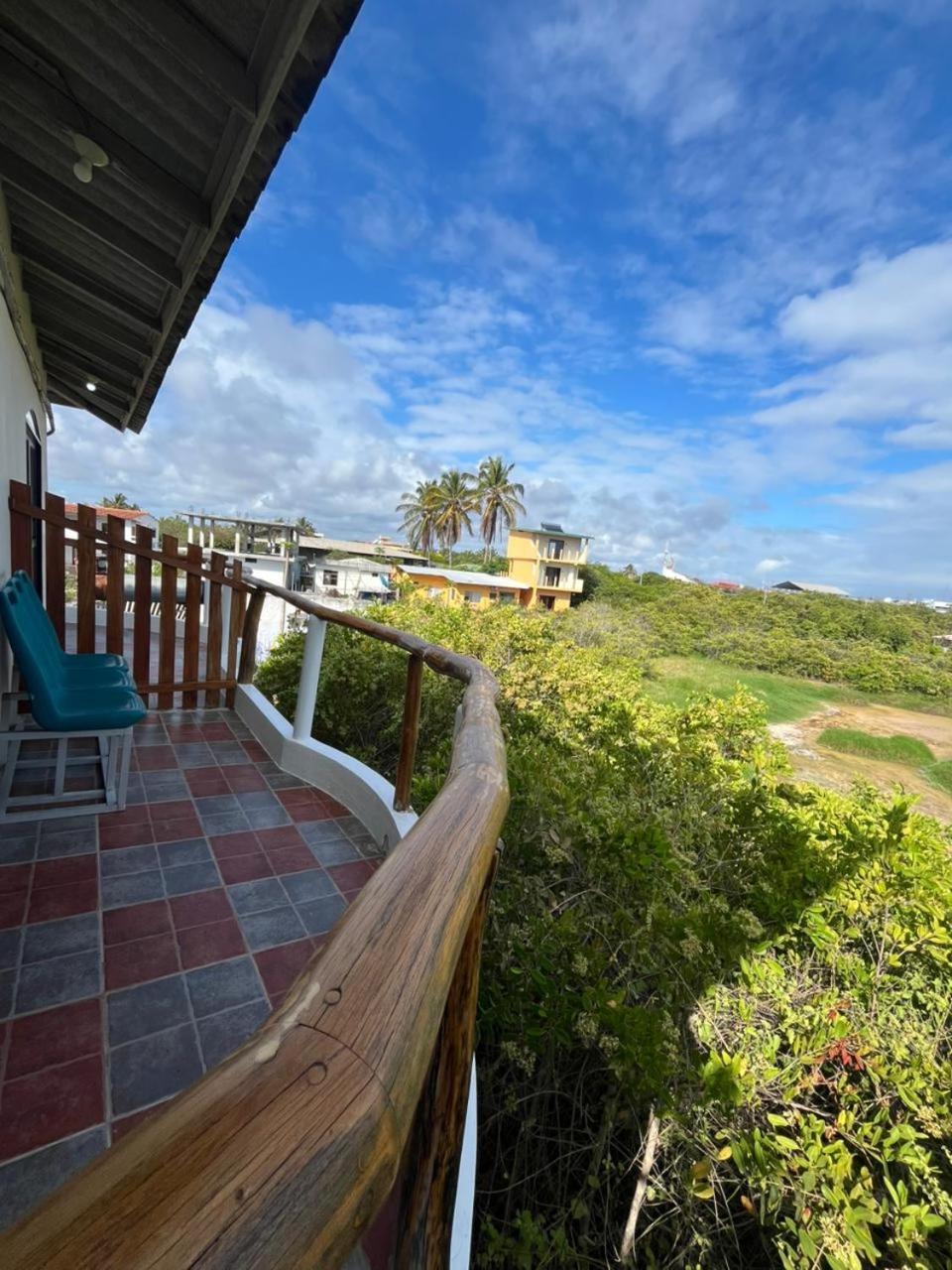 Hostal Poseidon Puerto Villamil Exterior foto